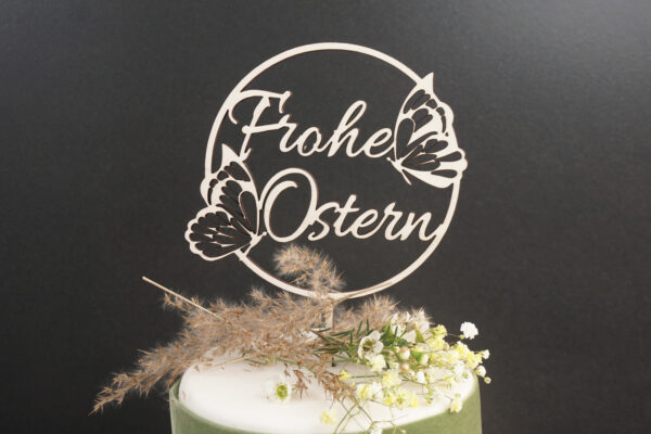 Caketopper "Frohe Ostern" mit Schmetterlingen im Ring, mit Deko